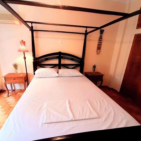 Magnificent Apartment In Plaka Atenas Exterior foto